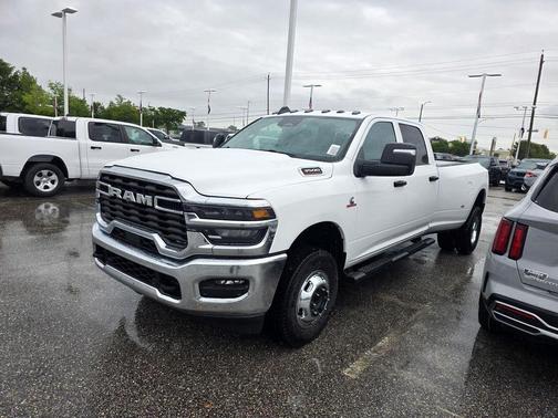 Bright White Clearcoat 2026 RAM 3500 Tradesman
