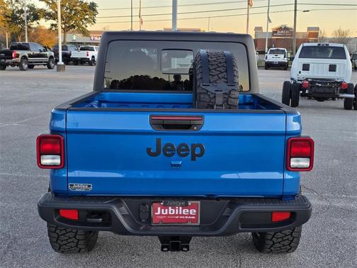 2026 Jeep Gladiator Sport