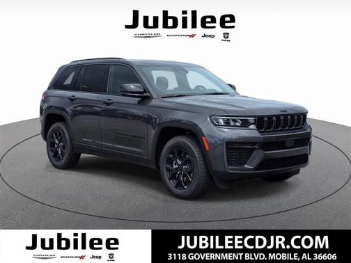 Metallic 2026 Jeep Grand Cherokee Laredo