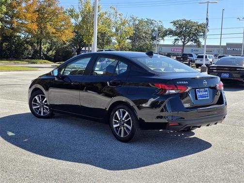 2023 Nissan Versa 1.6 SV