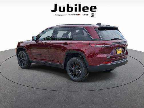 Velvet Red Pearlcoat 2026 Jeep Grand Cherokee Laredo