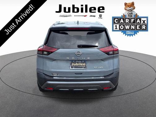 Boulder Gray Pearl 2023 Nissan Rogue SL