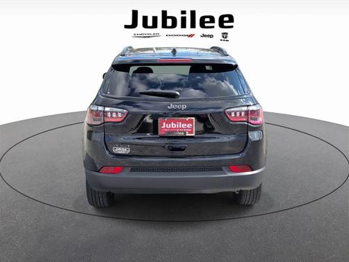 Diamond Black 2026 Jeep Compass Latitude