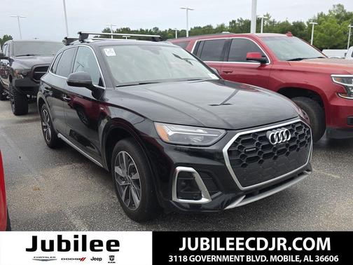 Mythos Black Metallic 2023 Audi Q5 45 S line quattro Premium