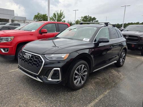 Mythos Black Metallic 2023 Audi Q5 45 S line quattro Premium