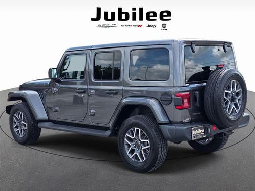 Granite Crystal Clearcoat Metallic 2025 Jeep Wrangler Sahara
