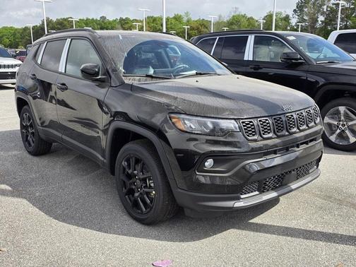 Diamond Black 2026 Jeep Compass Latitude