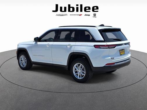 Bright White Clearcoat 2026 Jeep Grand Cherokee Laredo X