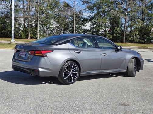 2025 Nissan Altima SR