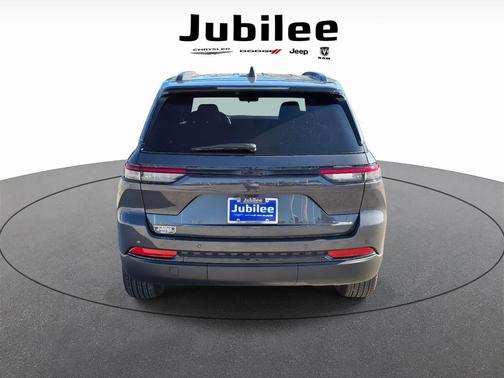 Metallic 2025 Jeep Grand Cherokee Laredo