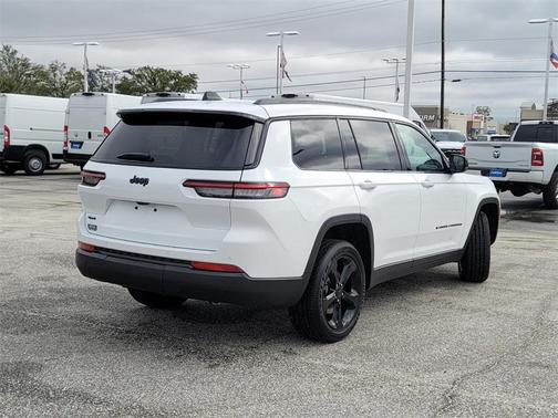 2025 Jeep Grand Cherokee L Laredo