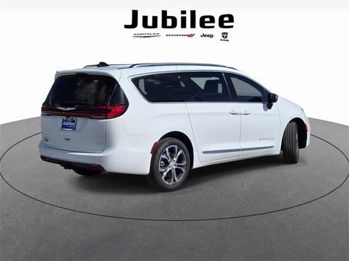2026 Chrysler Pacifica Pinnacle