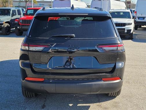 2025 Jeep Grand Cherokee L Laredo