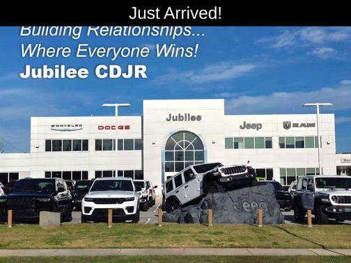 White Knuckle Clearcoat 2023 Dodge Challenger R/T