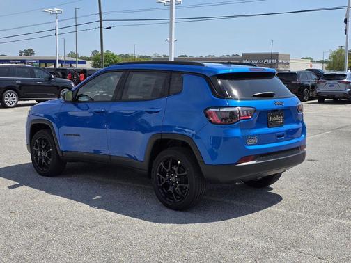 Hydro Blue Pearlcoat 2026 Jeep Compass Latitude