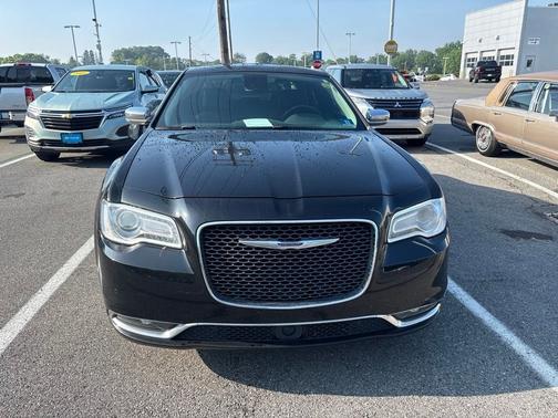 Black 2020 Chrysler 300 Limited