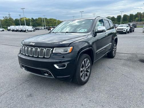 Black 2017 Jeep Grand Cherokee Overland