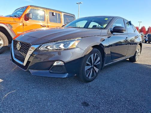 Blue 2022 Nissan Altima 2.5 SV