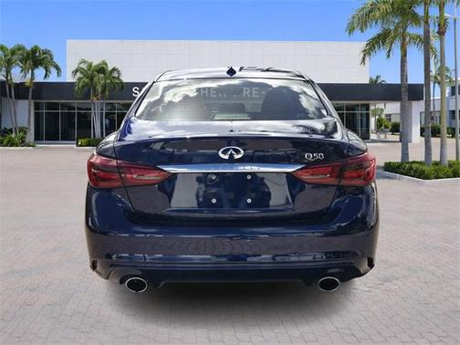 2023 INFINITI Q50 LUXE