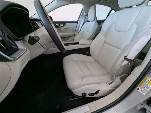 2023 Volvo S60 B5 Core Dark Theme