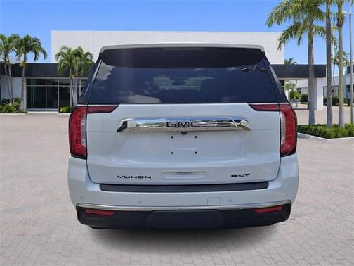 2023 GMC Yukon SLT