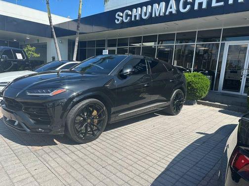 Nero Helene Metallic 2020 Lamborghini Urus Base