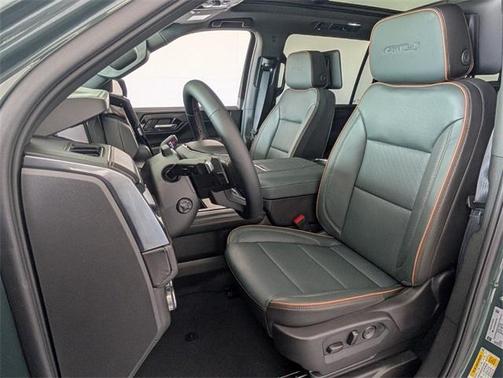 2025 GMC Yukon XL AT4