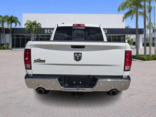 Bright White Clearcoat 2019 RAM 1500 Classic Big Horn