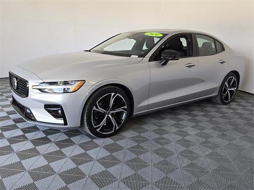 2024 Volvo S60 B5 Core Dark Theme