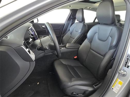 2024 Volvo S60 B5 Core Dark Theme