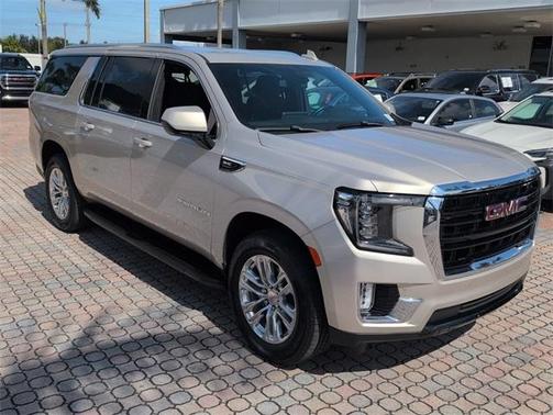 2022 GMC Yukon XL SLE
