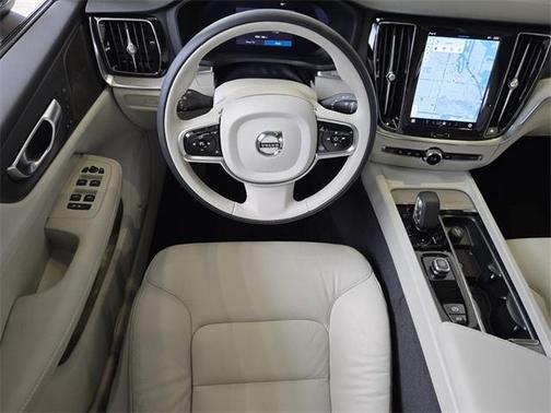 2024 Volvo S60 B5 Plus Dark Theme