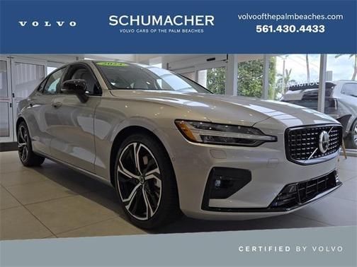 2024 Volvo S60 B5 Plus Dark Theme
