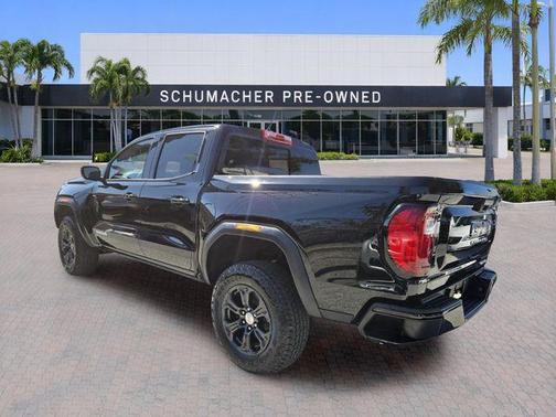 Onyx Black 2024 GMC Canyon Elevation