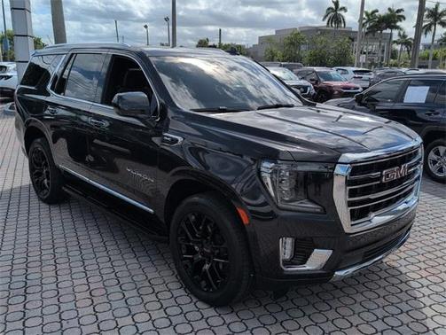 2023 GMC Yukon SLT