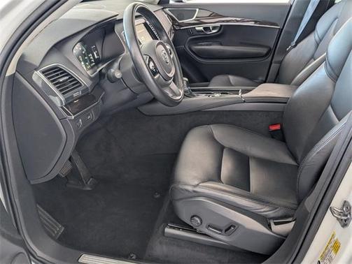 2019 Volvo XC90 T5 Momentum