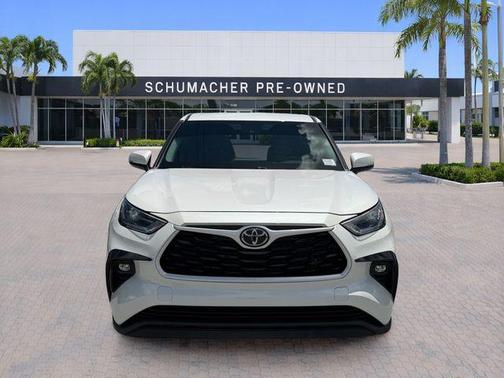 Blizzard Pearl 2021 Toyota Highlander LE