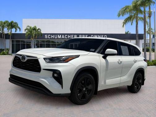Blizzard Pearl 2021 Toyota Highlander LE
