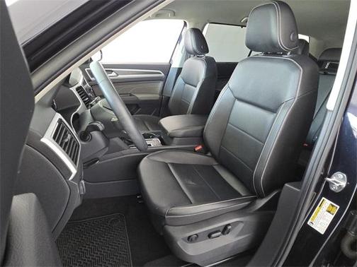 2022 Volkswagen Atlas 3.6L SE w/Technology