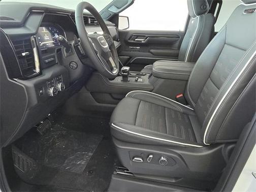 2025 GMC Sierra 1500 AT4X