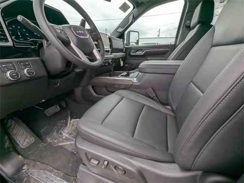 2025 GMC Sierra 2500 SLT