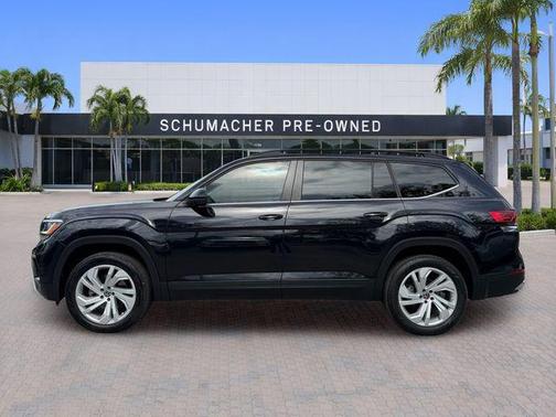 Deep Black Pearl Effect 2022 Volkswagen Atlas 2.0T SE w/Technology