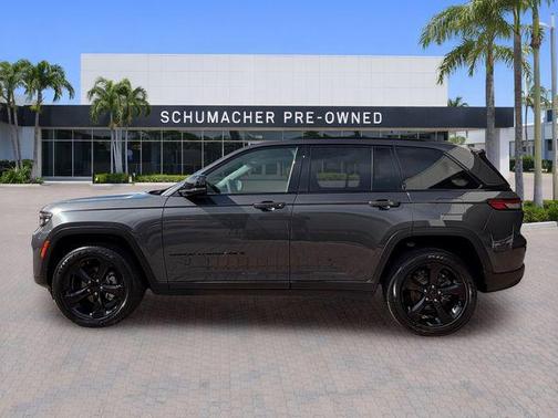 Metallic 2024 Jeep Grand Cherokee Laredo