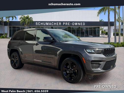 Metallic 2024 Jeep Grand Cherokee Laredo