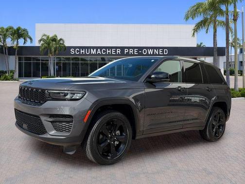 Metallic 2024 Jeep Grand Cherokee Laredo