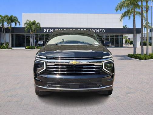 2025 Chevrolet Suburban LT