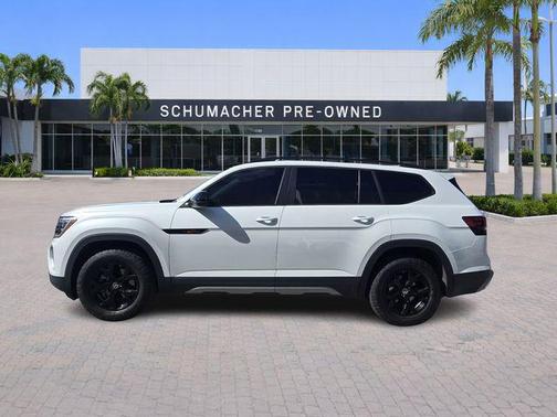 2024 Volkswagen Atlas 2.0T Peak Edition SEL