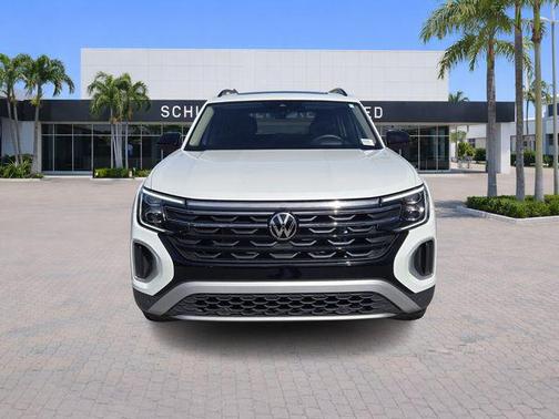 2024 Volkswagen Atlas 2.0T Peak Edition SEL