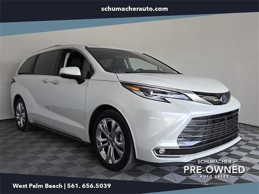 2023 Toyota Sienna Platinum 7 Passenger