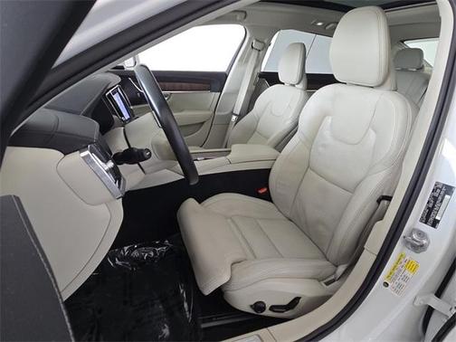 2022 Volvo S90 B6 Inscription